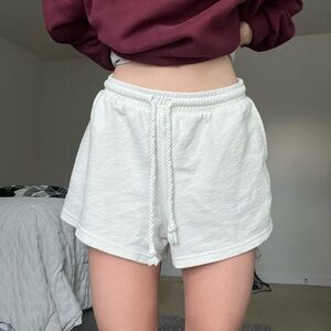 Universal Thread Women's Cream Sweat Shorts